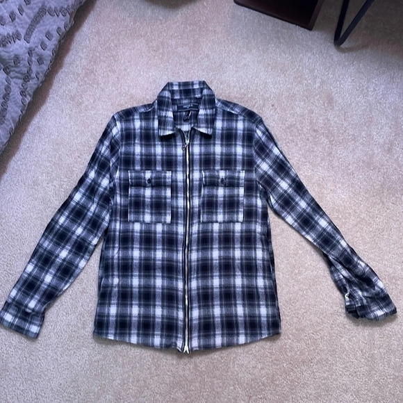 Forever 21 zip up light weight shacket - Picture 1 of 3